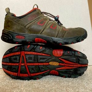 Keen kids shoes, size 1.